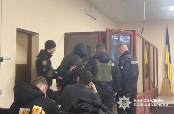 Суд арештував двох підозрюваних за вбивство 21-річного українця у Відні4