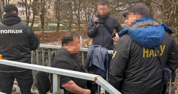 Суддю Воловецького районного суду підозрюють в одержані хабаря за «потрібне» рішення