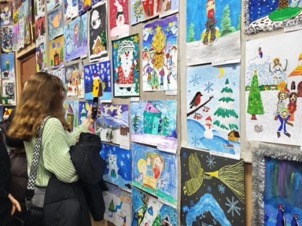 У Ковелі діє виставка «Зимовий калейдоскоп. З вірою у Перемогу!»11