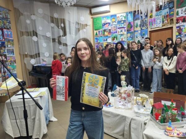 У Ковелі діє виставка «Зимовий калейдоскоп. З вірою у Перемогу!»21