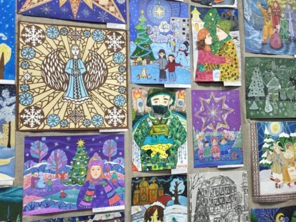 У Ковелі діє виставка «Зимовий калейдоскоп. З вірою у Перемогу!»14
