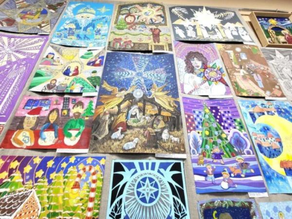 У Ковелі діє виставка «Зимовий калейдоскоп. З вірою у Перемогу!»13