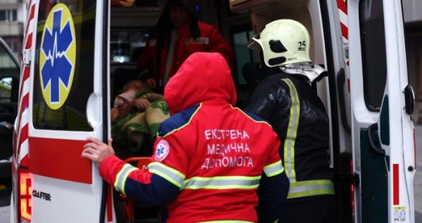 У Луцьку під час пожежі в квартирі вогнеборці врятували двох людей