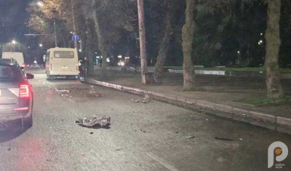 У Луцьку сталась аварія за участі легковика та маршрутки3