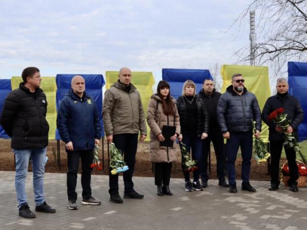 У Миколаївському районі в Ольшанській громаді відкрили Алею Слави полеглим захисникам1