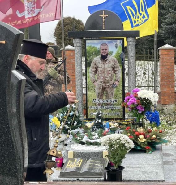 У Павлівці вшанували пам’ять загиблого захисника Олексія Мельничука1