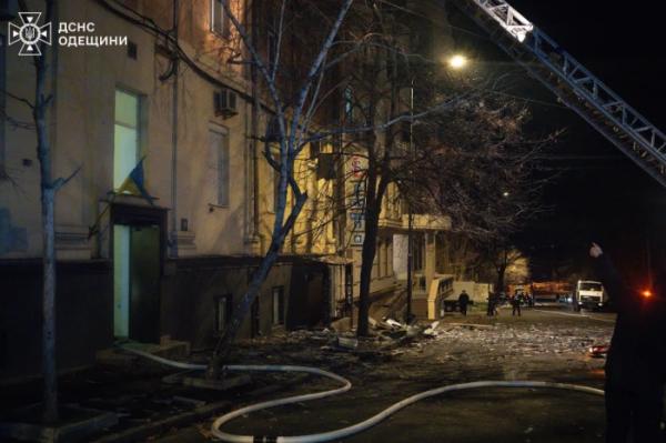 У Приморському районі Одеси постраждав житловий сектор від атаки БПЛА3