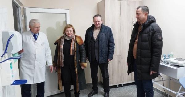 У Ратнівській громаді обговорили розвиток медпослуг та оглянули відремонтовані амбулаторії
