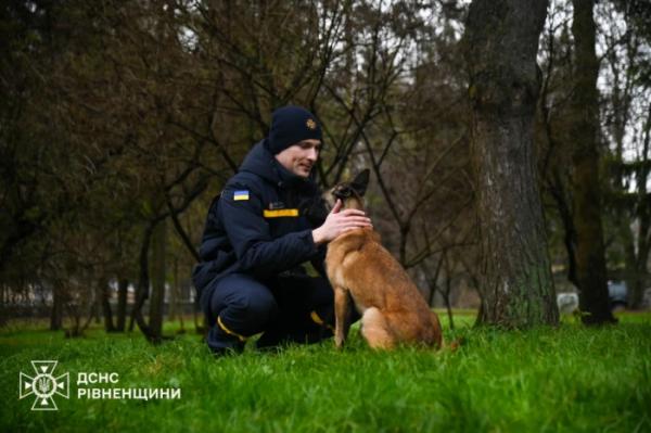 У Рівному відкрили пам’ятну фігуру «песиків-рятувальників ДСНС»9