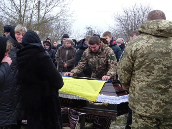 У селі Ловище попрощалися із захисником Богданом Ігнатюком30