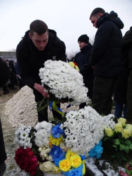 У селі Ловище попрощалися із захисником Богданом Ігнатюком31