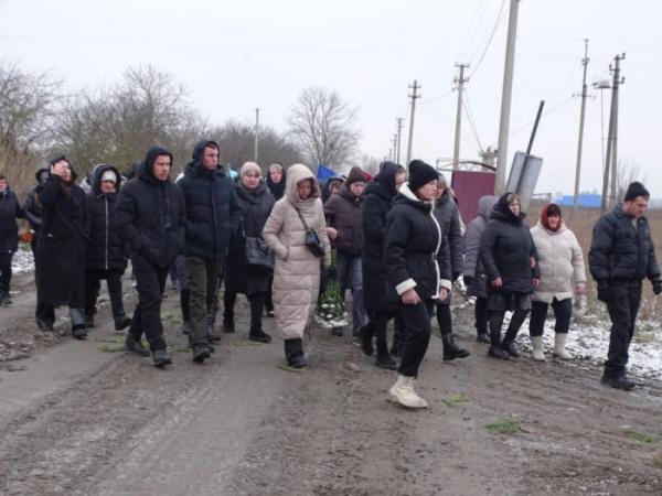У селі Ловище попрощалися із захисником Богданом Ігнатюком24