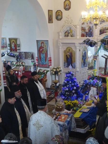 У селі Ловище попрощалися із захисником Богданом Ігнатюком16