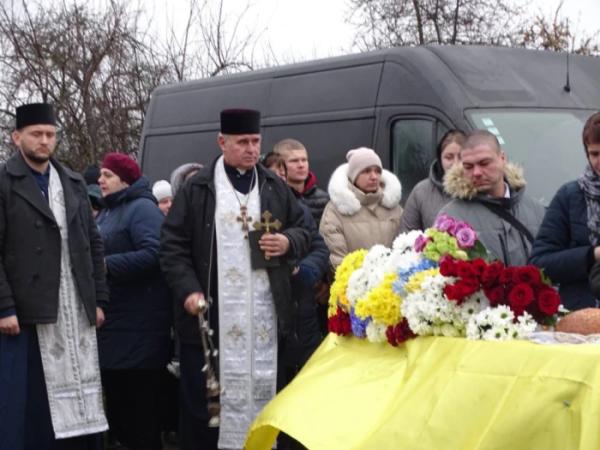 У селі Радовичі попрощалися із захисником Віктором Сохацьким7