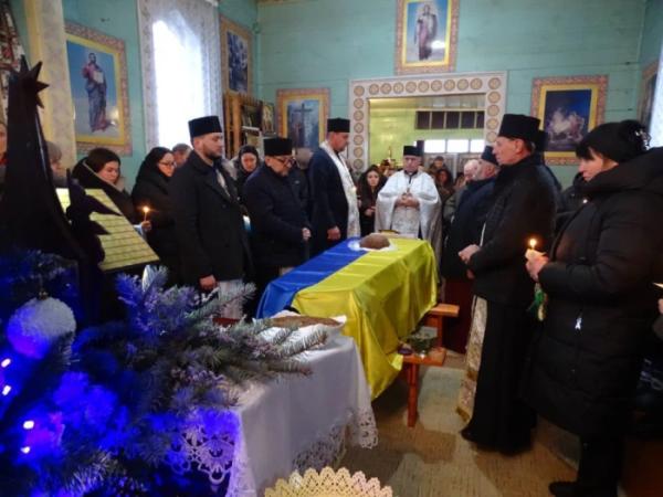 У селі Радовичі попрощалися із захисником Віктором Сохацьким16