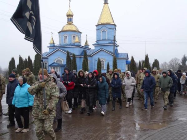 У селі Радовичі попрощалися із захисником Віктором Сохацьким24
