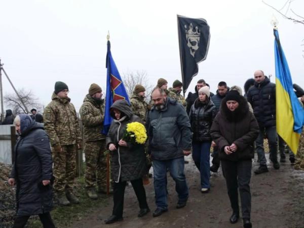 У селі Радовичі попрощалися із захисником Віктором Сохацьким6