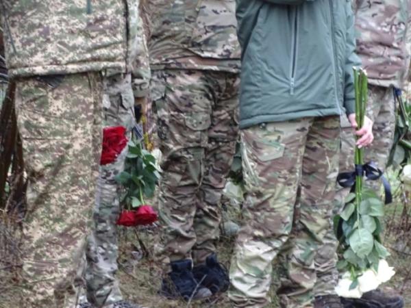 У селі Радовичі попрощалися із захисником Віктором Сохацьким33