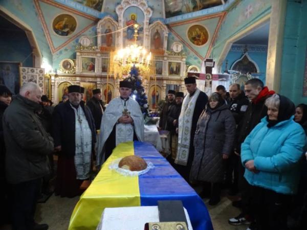 У селі Радовичі попрощалися із захисником Віктором Сохацьким19