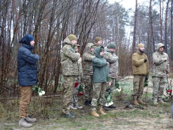 У селі Радовичі попрощалися із захисником Віктором Сохацьким36