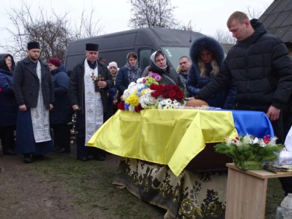 У селі Радовичі попрощалися із захисником Віктором Сохацьким8