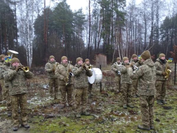 У селі Радовичі попрощалися із захисником Віктором Сохацьким46
