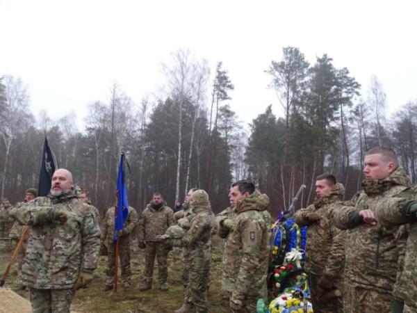 У селі Радовичі попрощалися із захисником Віктором Сохацьким45