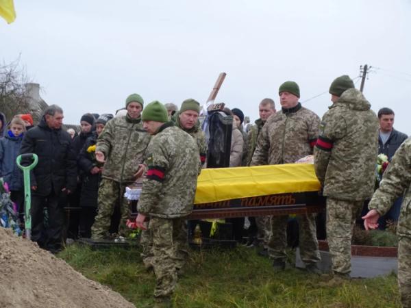У селі Турія попрощалися із захисником Станіславом Столяруком23