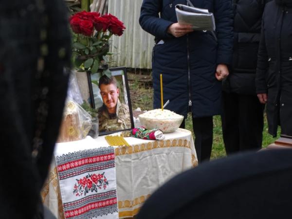 У селі Турія попрощалися із захисником Станіславом Столяруком5