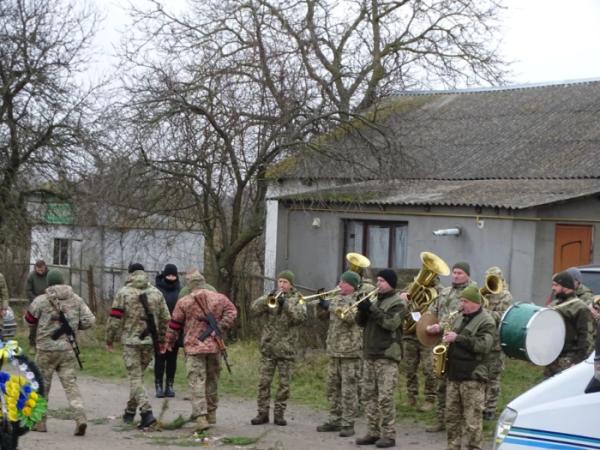 У селі Турія попрощалися із захисником Станіславом Столяруком19