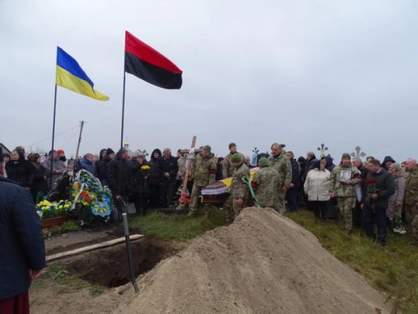 У селі Турія попрощалися із захисником Станіславом Столяруком27