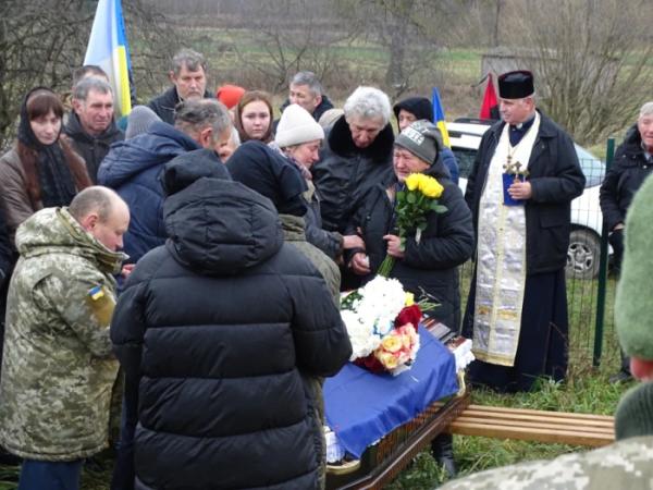 У селі Турія попрощалися із захисником Станіславом Столяруком37