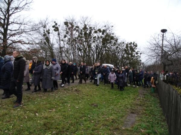 У селі Турія попрощалися із захисником Станіславом Столяруком15