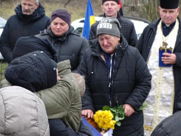 У селі Турія попрощалися із захисником Станіславом Столяруком33