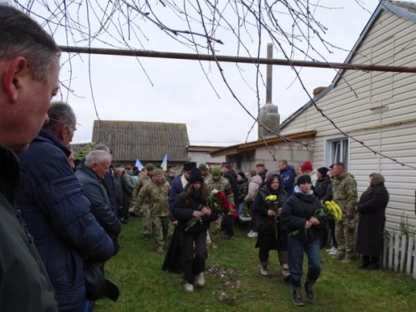 У селі Турія попрощалися із захисником Станіславом Столяруком10