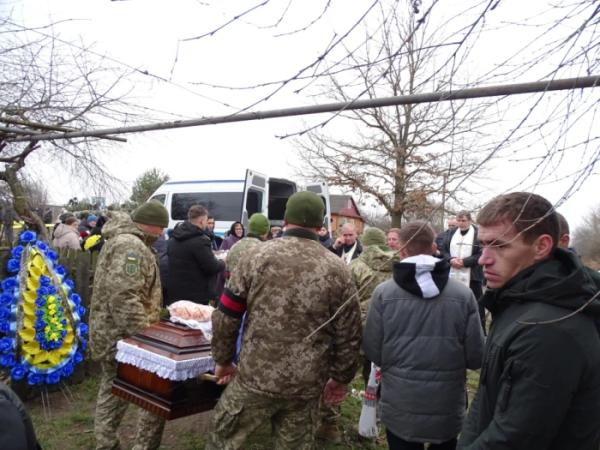 У селі Турія попрощалися із захисником Станіславом Столяруком13