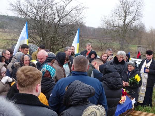 У селі Турія попрощалися із захисником Станіславом Столяруком35