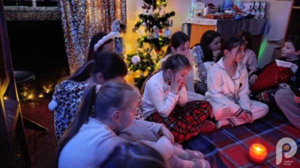 У Свалявській школі мистецтв відбулась тематична вечірка до дня Святого Миколая