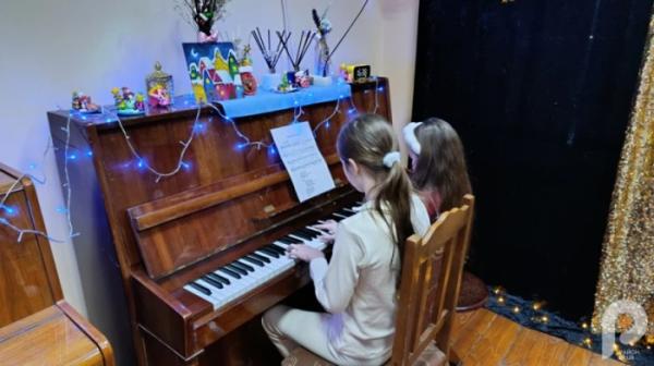 У Свалявській школі мистецтв відбулась тематична вечірка до дня Святого Миколая