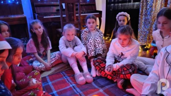 У Свалявській школі мистецтв відбулась тематична вечірка до дня Святого Миколая