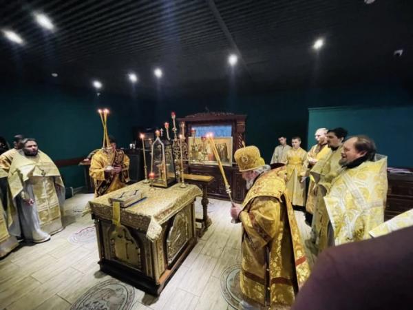 У Володимирі прихильники УПЦ МП молилися у приміщенні колишнього нічного клубу9