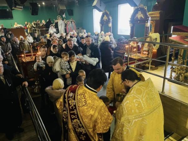 У Володимирі прихильники УПЦ МП молилися у приміщенні колишнього нічного клубу4