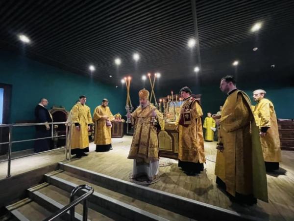 У Володимирі прихильники УПЦ МП молилися у приміщенні колишнього нічного клубу10