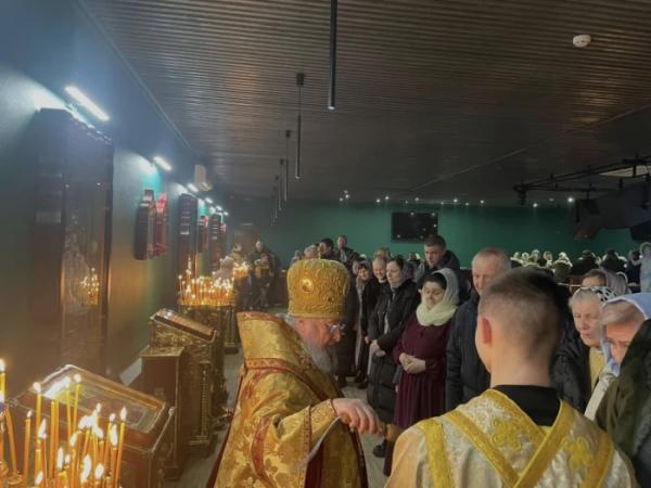 У Володимирі прихильники УПЦ МП молилися у приміщенні колишнього нічного клубу16