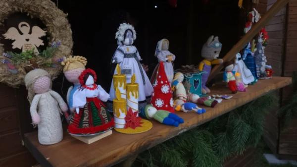 В Острозі на Замковій горі засвітили головну ялинку міста13