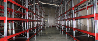 Как металлические стеллажи повышают безопасность и эффективность складских операций