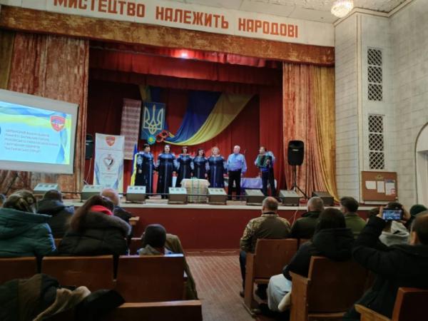 «Батьківське серце»: дітям загиблих захисників з Доросинівської громади вручили іменні срібні обереги5