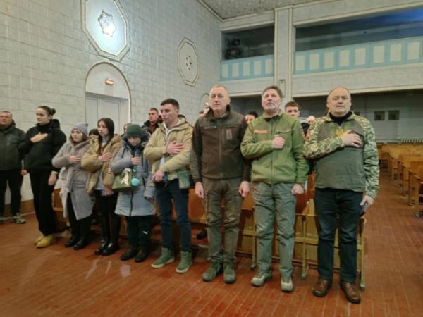 «Батьківське серце»: дітям загиблих захисників з Доросинівської громади вручили іменні срібні обереги15