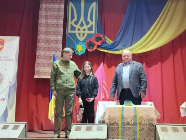 «Батьківське серце»: дітям загиблих захисників з Доросинівської громади вручили іменні срібні обереги8