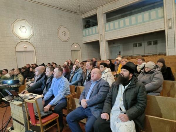 «Батьківське серце»: дітям загиблих захисників з Доросинівської громади вручили іменні срібні обереги2